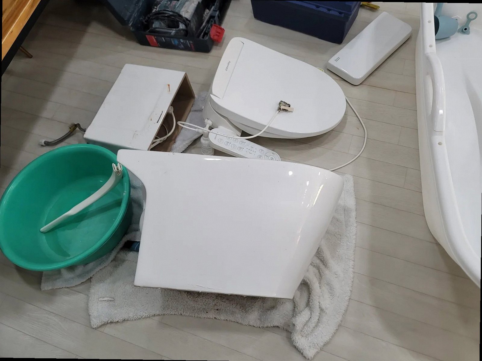 천안시 동남구 누수탐지 욕실 누수 원인 확인을 위한 바닥과 배관 점검 개요도